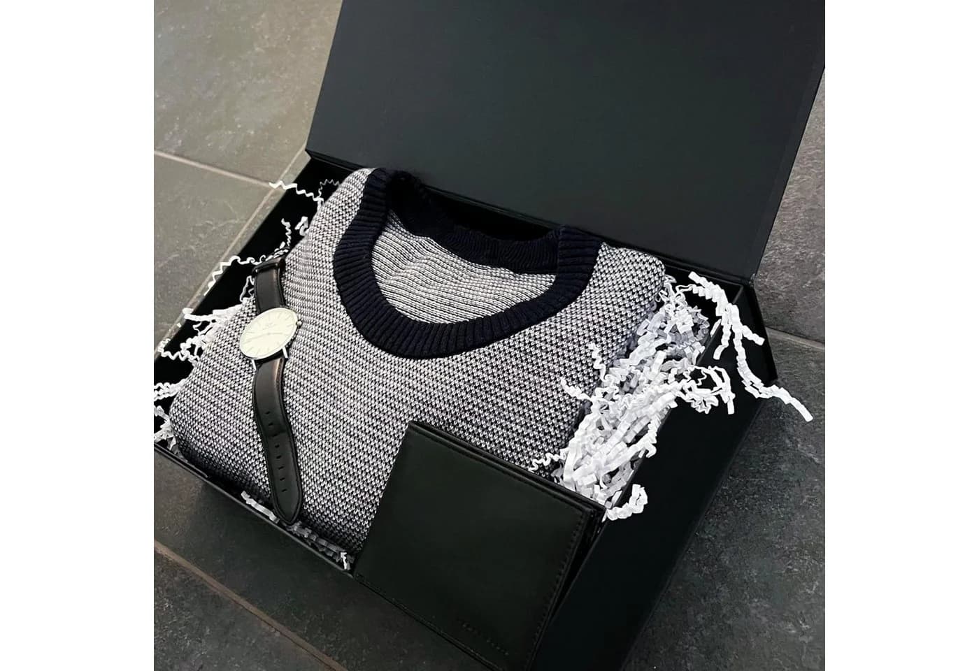 ideas in Boxes Geschenkbox Happy Birthday Rot Matt Magnetbox