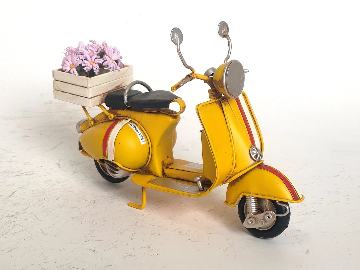 Dynasun Modellmotorrad 2304S-1787 Vintage Metall mit Blumenkorb