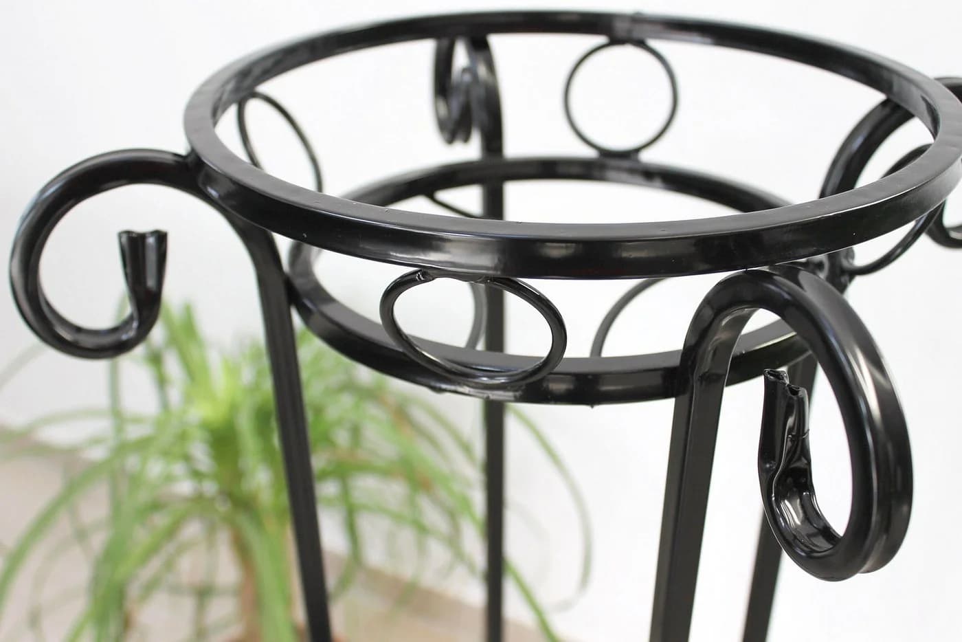 DanDiBo Blumenhocker Blumensäule Metall Schwarz