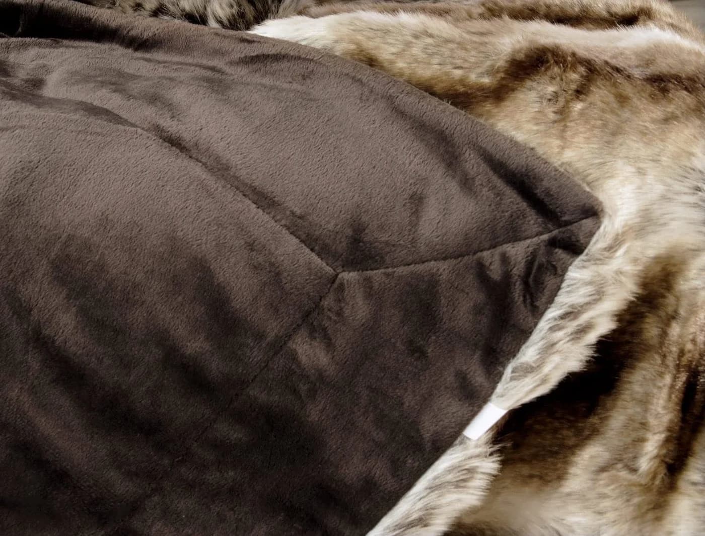 Wohndecke Felldecke Kunstfell Wolf Grau-Braun