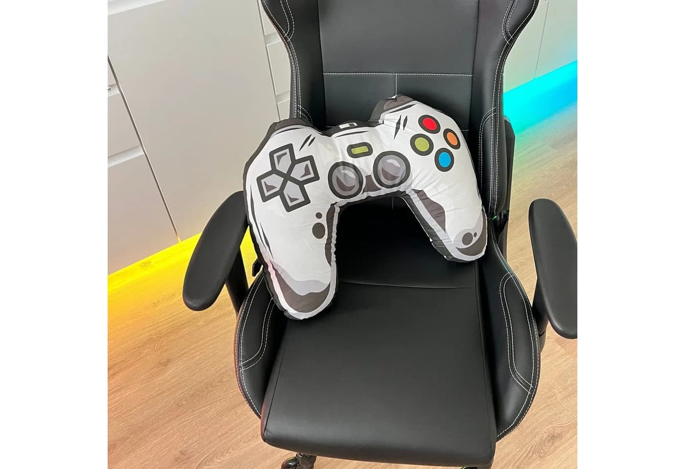 MTOnlinehandel Gamer Kissen 3D Dekokissen 50x40x12cm