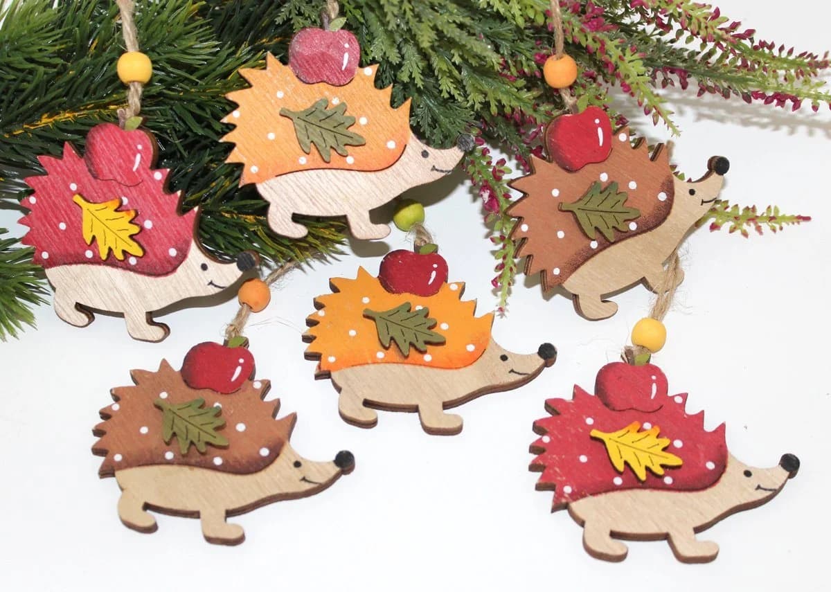LB H&F Lilienburg Hängedekoration 6er Set Igel Herbst Dekoanhänger Holz Bunt