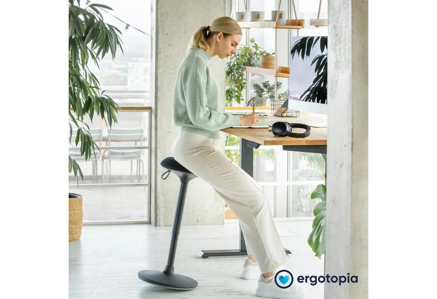 Ergotopia Drehhocker Dyko - höhenverstellbarer Bürohocker Schwarz
