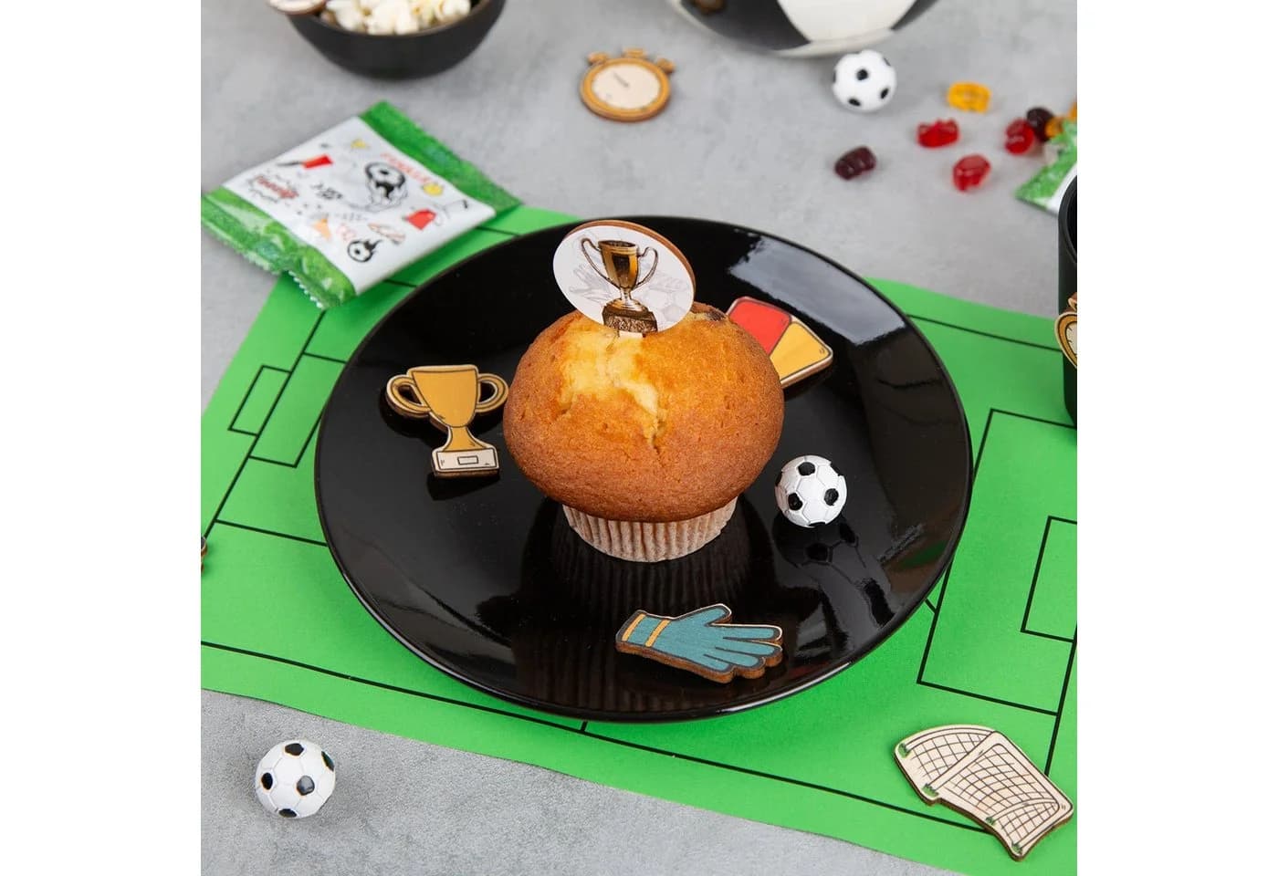 Logbuch-Verlag Dekofigur 6 Mini Fußbälle Schwarz-Weiß