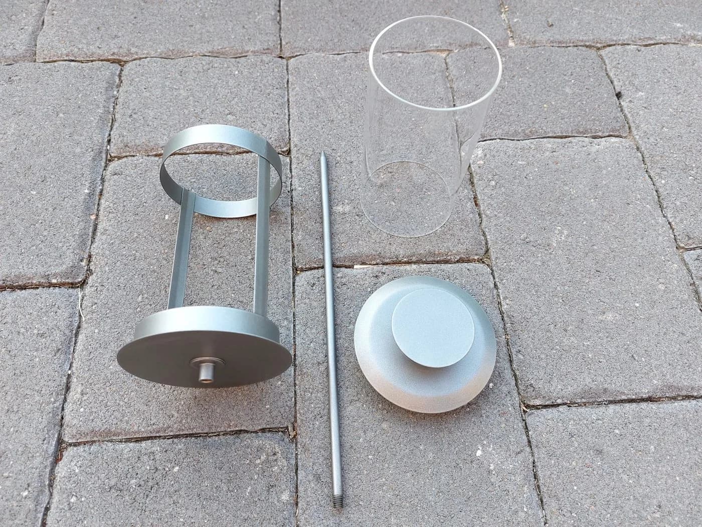 meytrade Kerzenlaterne 4-teilig mit Erdspieß für Garten
