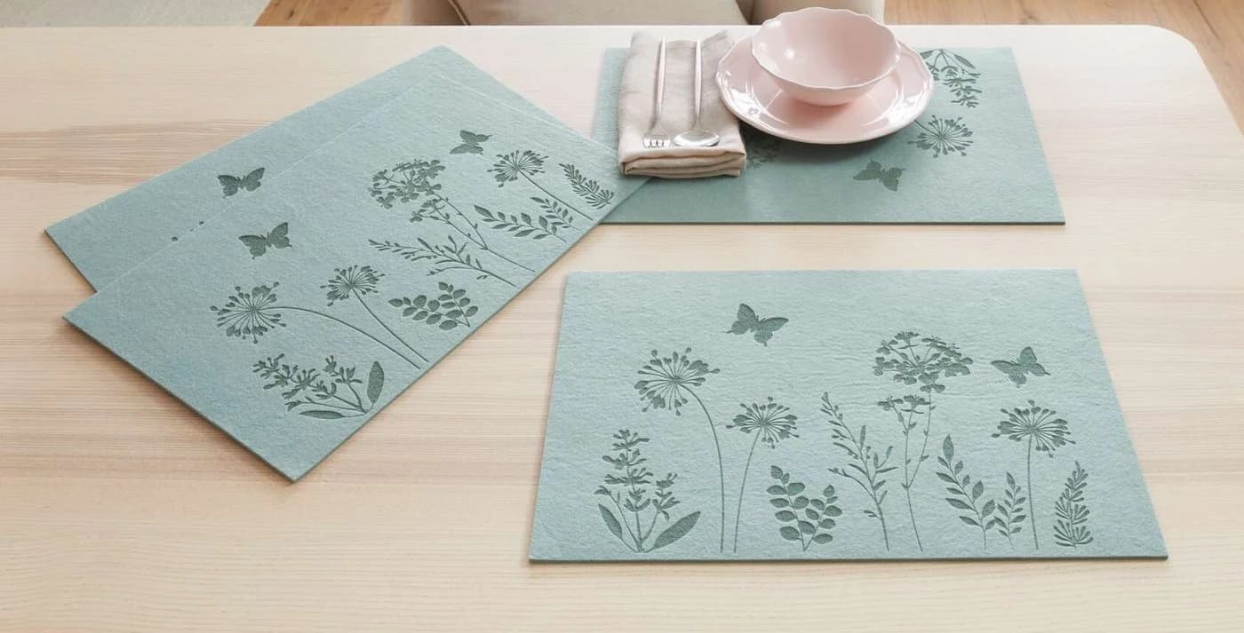 Dekoleidenschaft Platzset Blumenwiese Filz Grün