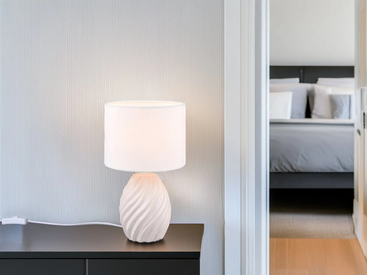 Reality Leuchten LED Nachttischlampe Weiß Keramikfuß Dimmbar
