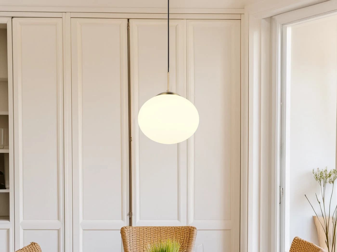 TRIO Leuchten LED Pendelleuchte Opalglas Messing Dimmbar