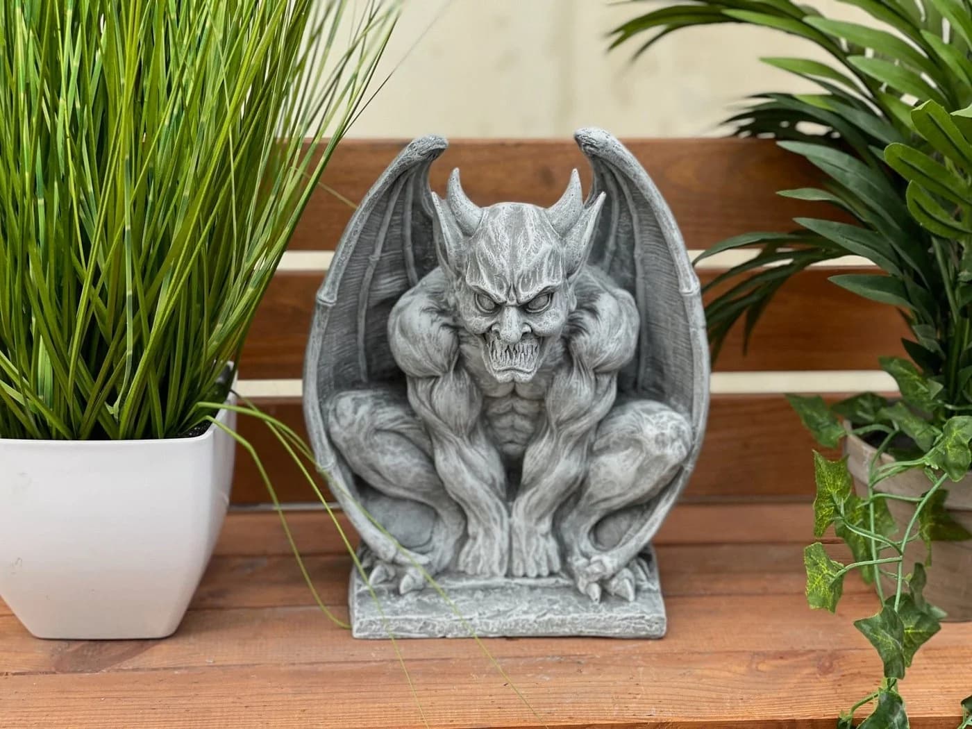 Stone and Style Gartenfigur Frostfeste Steinfigur Gargoyle Grau