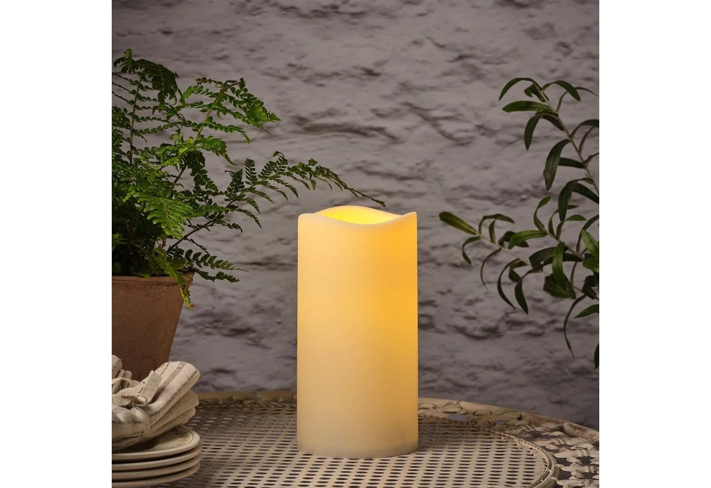 Lights4fun LED-Kerze Outdoor Timer 22,5cm