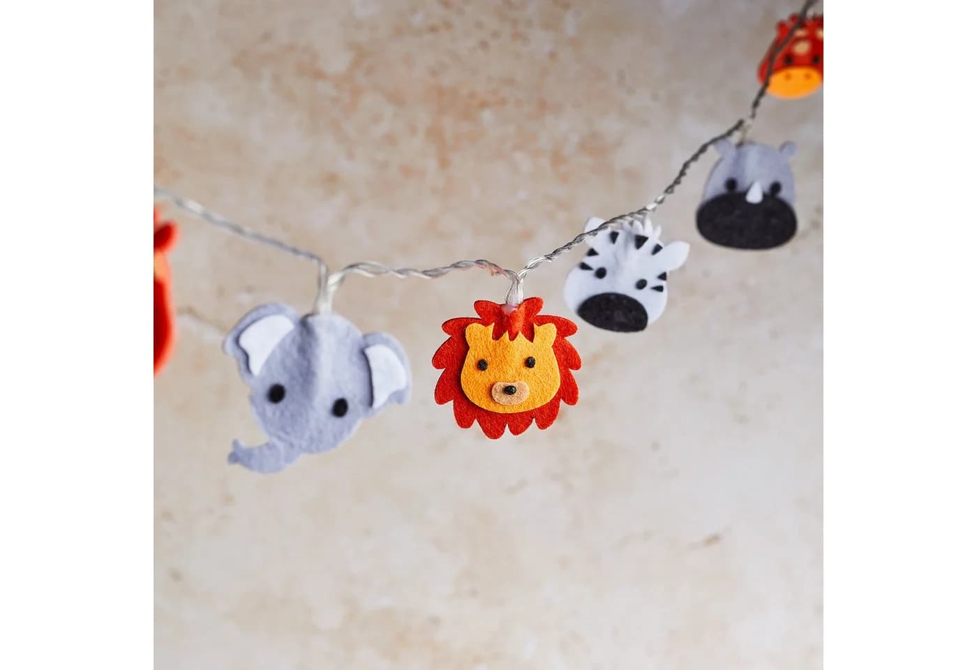 Lights4fun LED-Lichterkette 16er Safari Kinderzimmer Filz