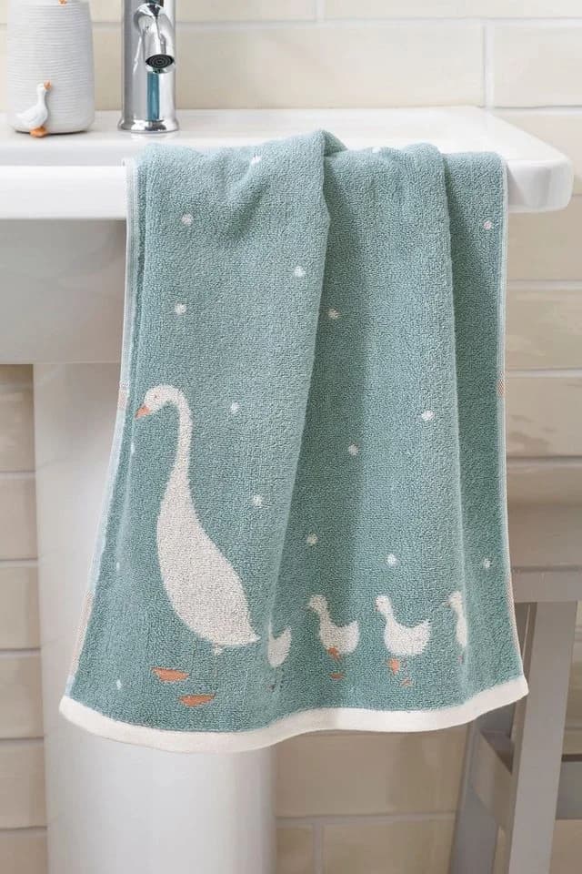 Next Handtuch mit Gans und Freunden - Baumwoll-Badetuch