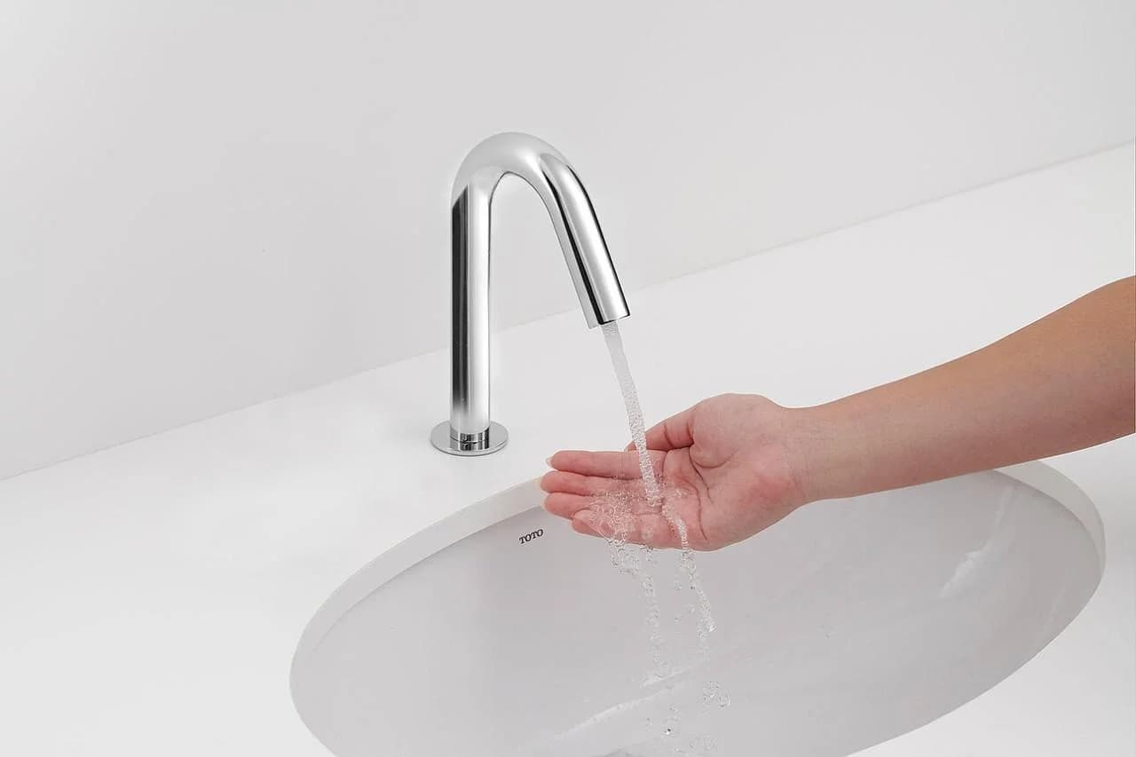 TOTO Automatikarmaturenauslauf TLE26006E Chrom