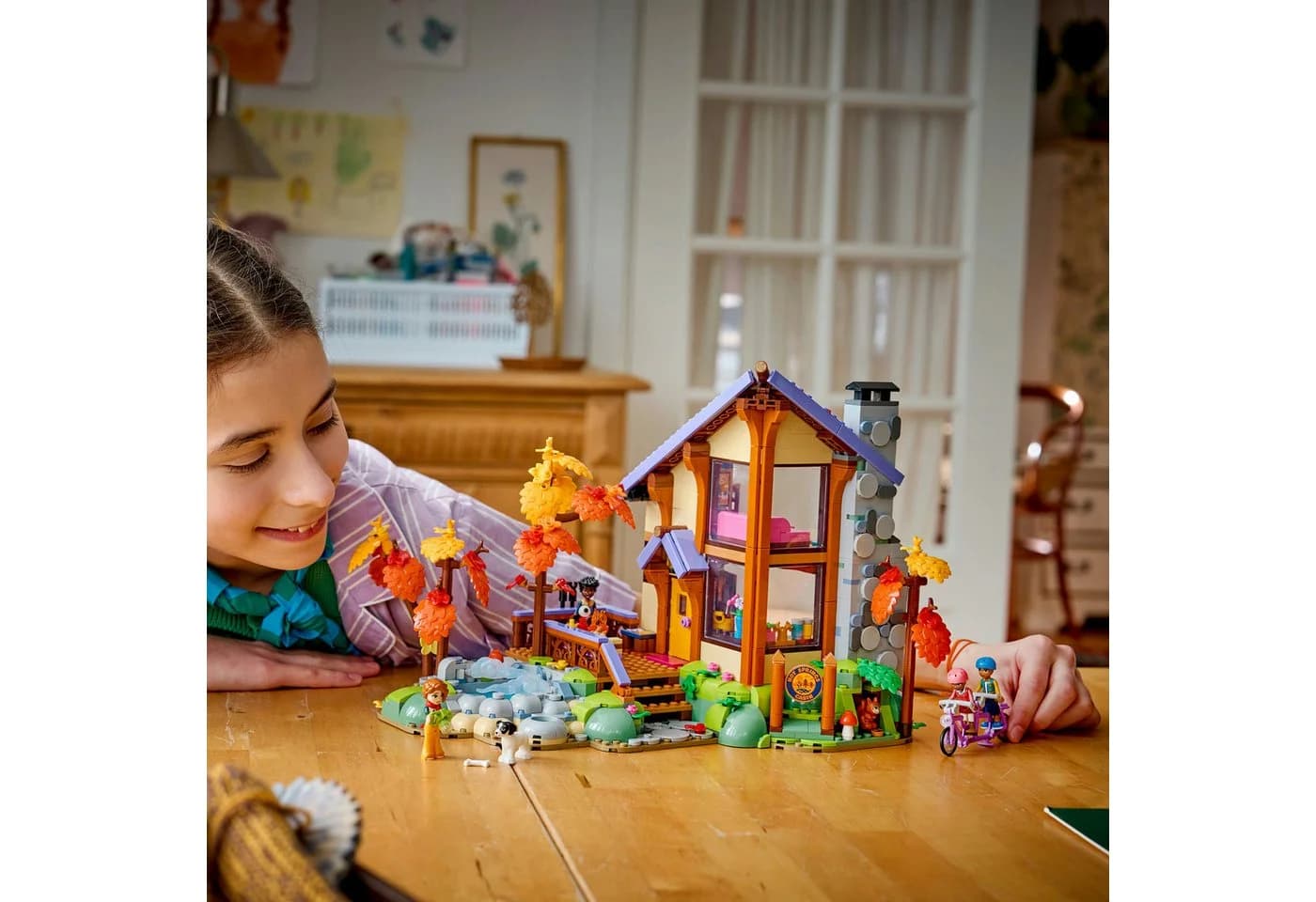 LEGO Friends Gemütliche Hütte im Herbstwald 42705 Bunt