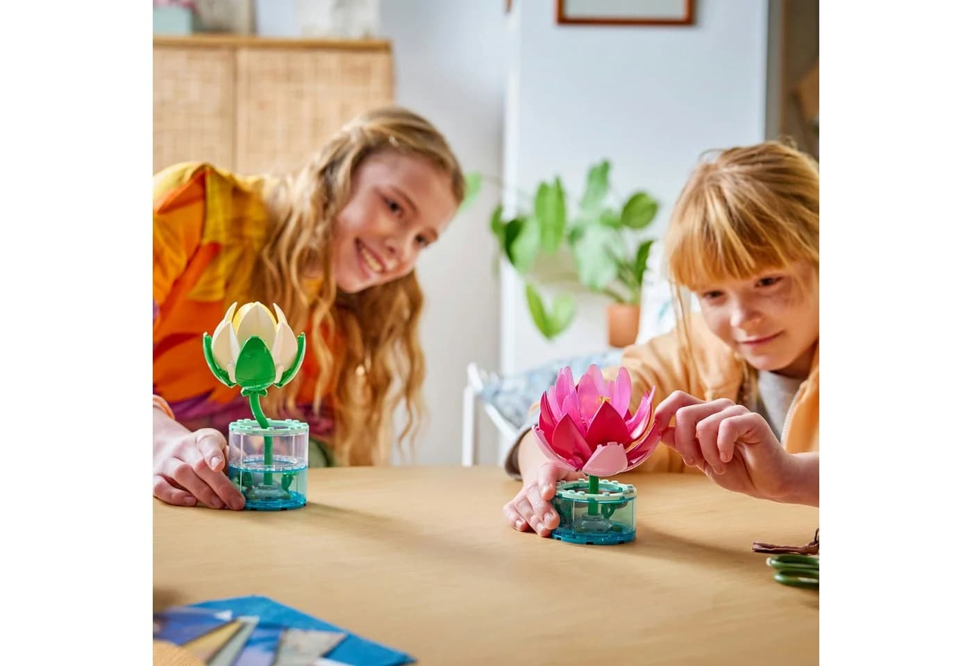 LEGO Botanicals Seerosen Bauset 259 Teile Weiß/Rosa
