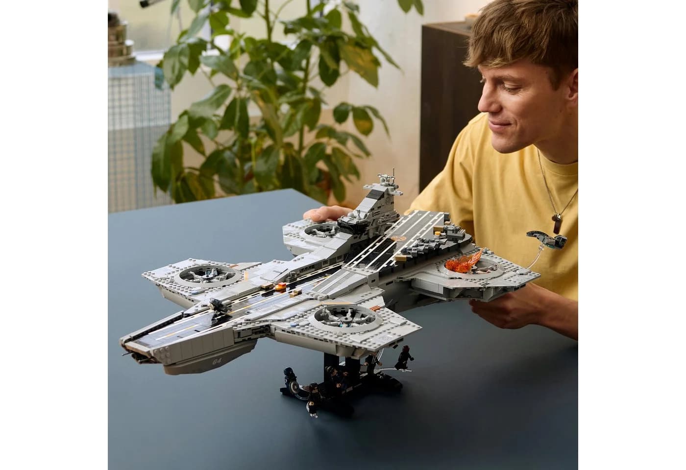 LEGO S.H.I.E.L.D.-Helicarrier 76354 Bauset für Erwachsene