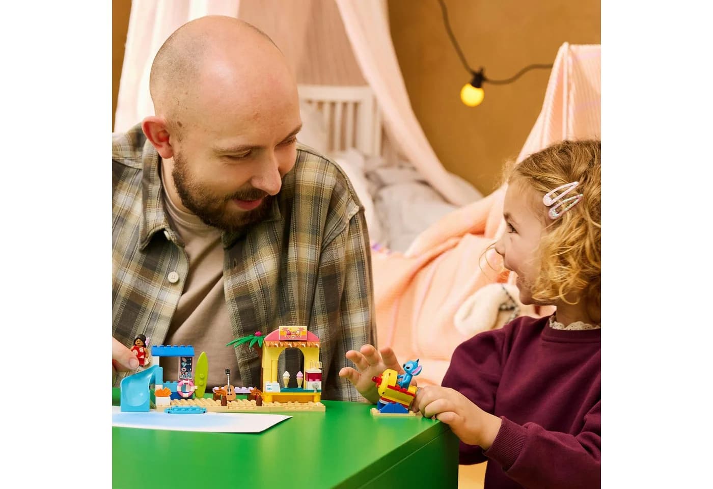 LEGO Disney Spaß am Strand mit Lilo und Stitch 43280 Bunt