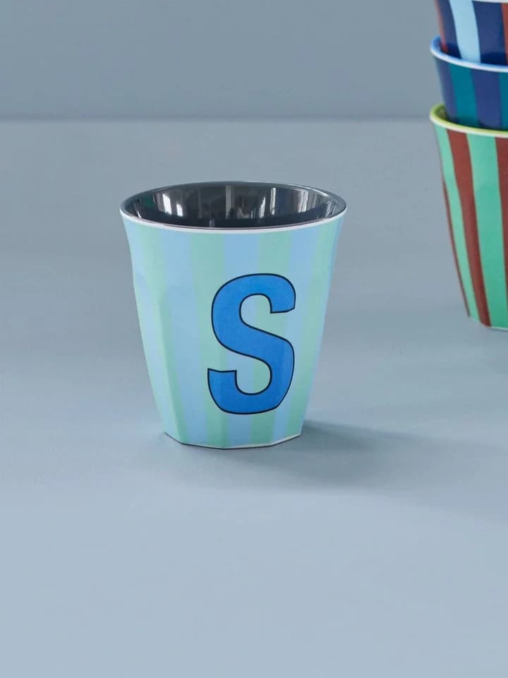 RICE Melamin Becher mit Buchstabe Grün-Blau 250 ml