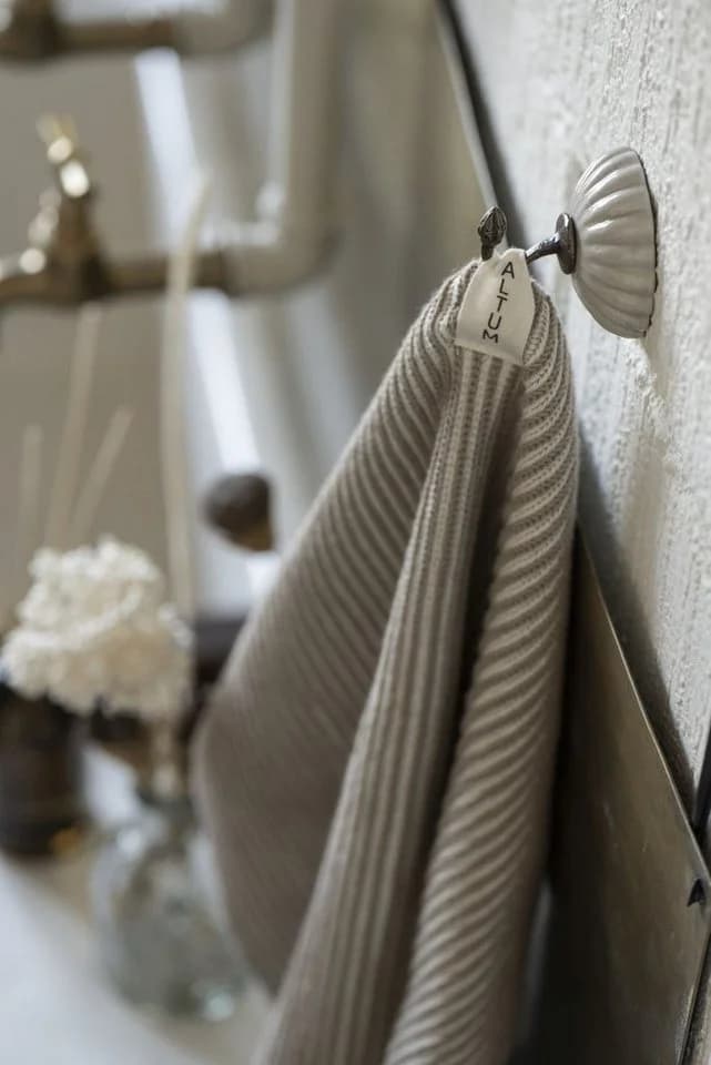 Ib Laursen Wandhaken Keramik Creme Messing
