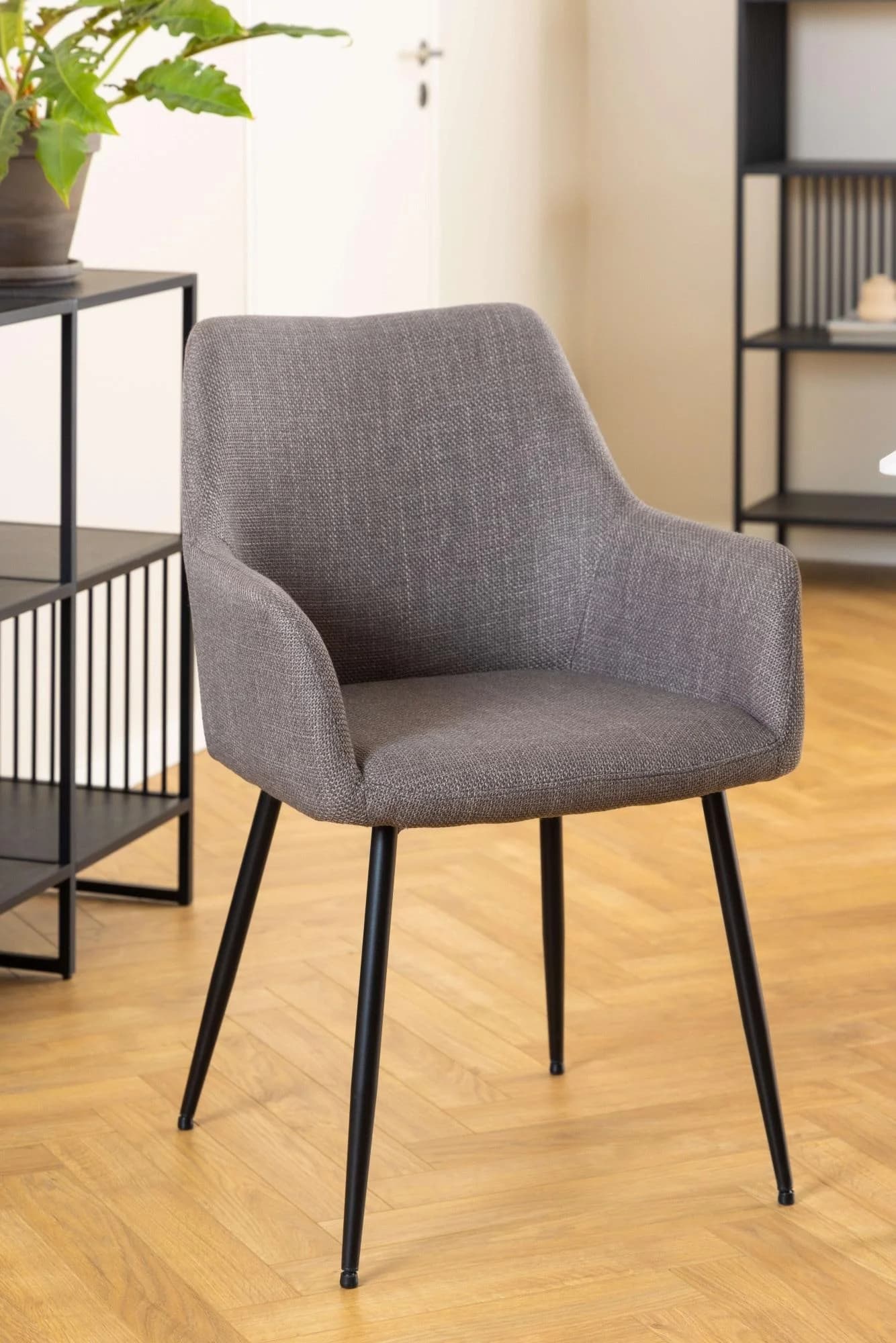 ACTONA GROUP Lizzy Armlehnstuhl Esszimmerstuhl Braun Schwarz