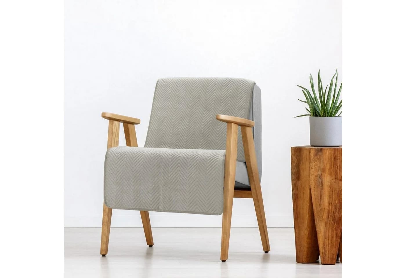 Eurofirany Bettüberwurf SOFIA Tagesdecke Velvet/Satin Beige/Braun
