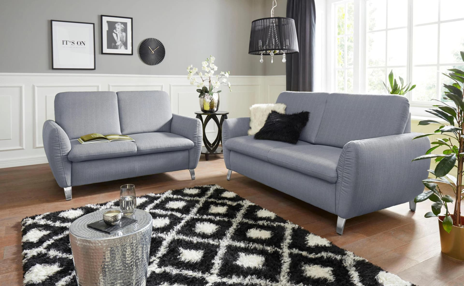 Sit & More Sofa Daytona 2-Sitzer Hellgrau mit Kopfstütze