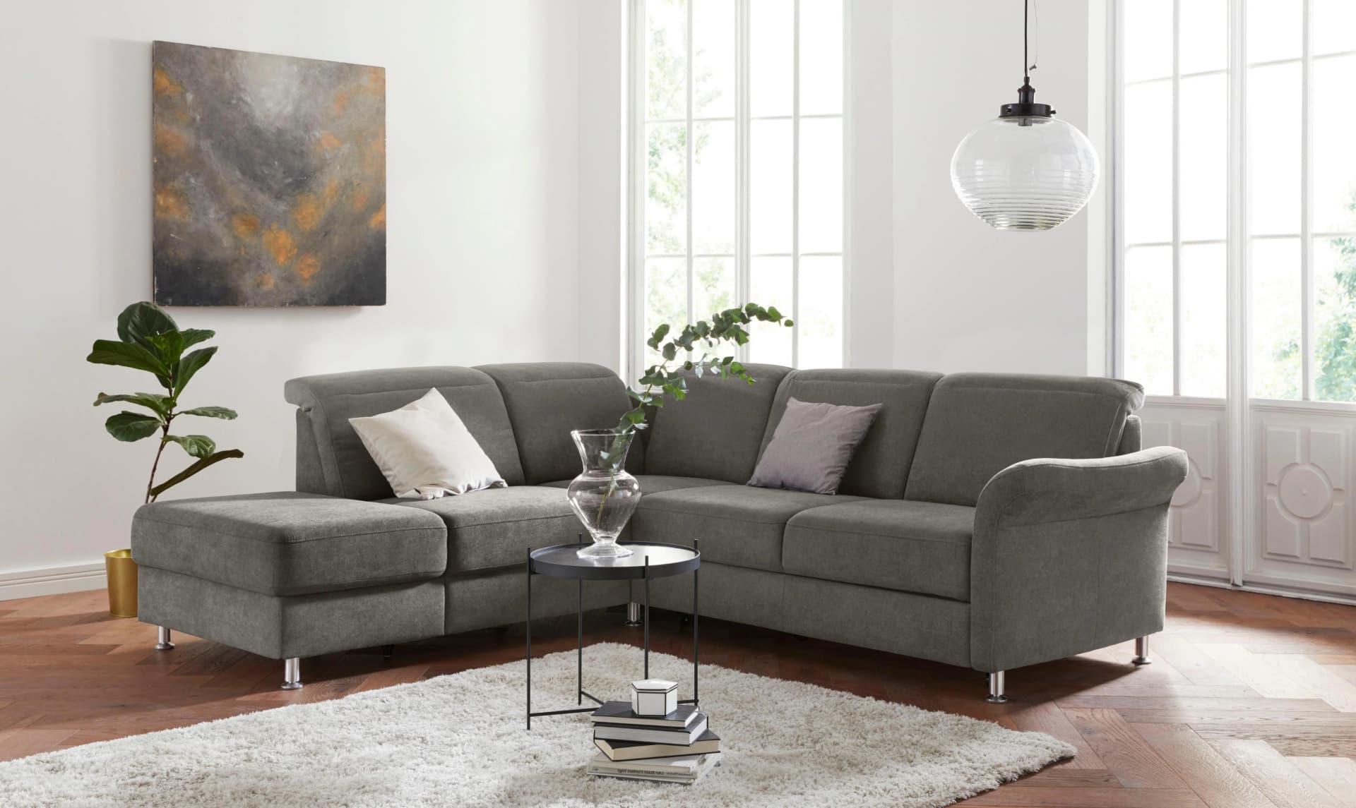 Ecksofa in L-Form mit Federkern und Rohrfuß