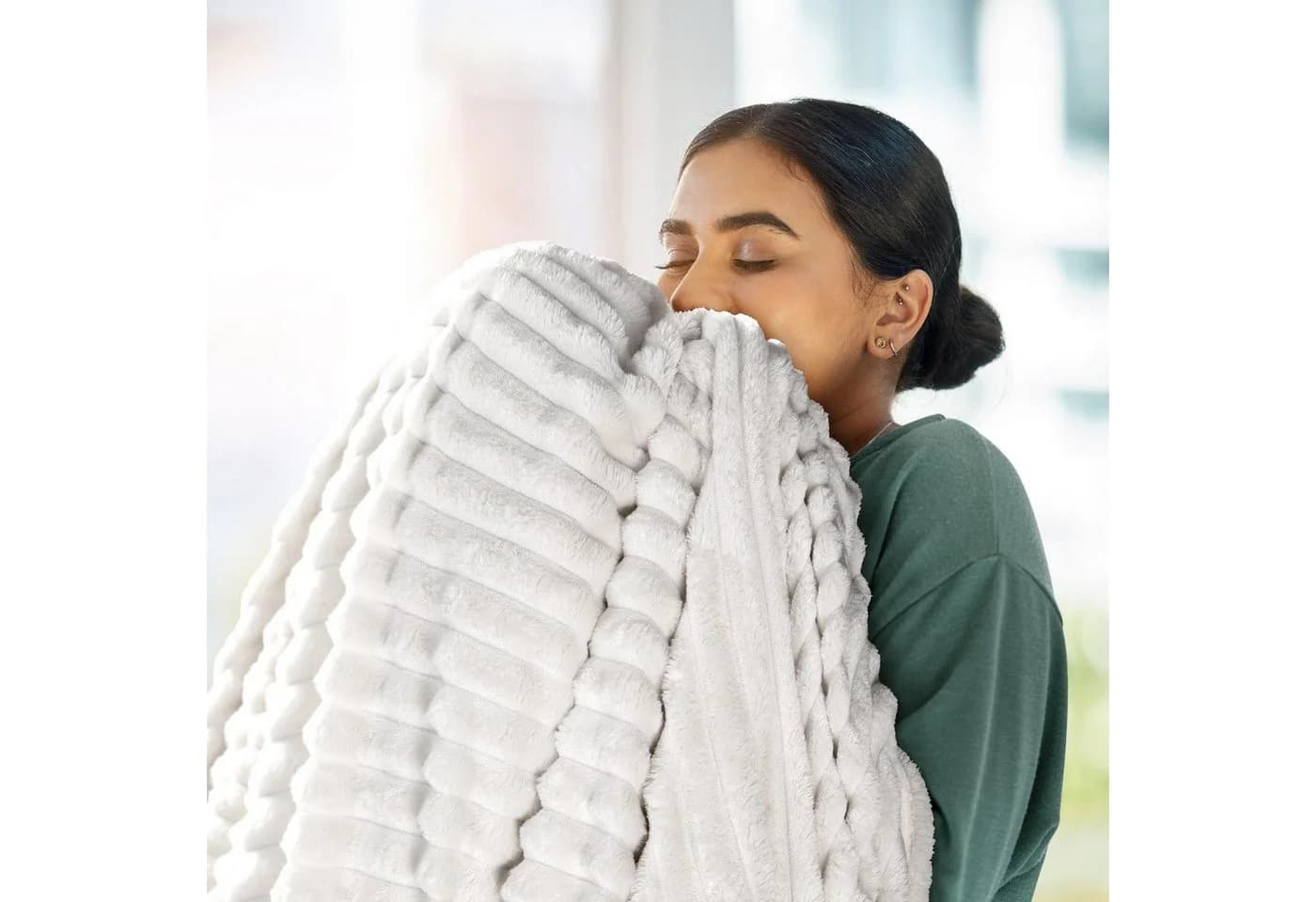 Design91 Wohndecke SOFT Streifen Muster Polyester Weiß