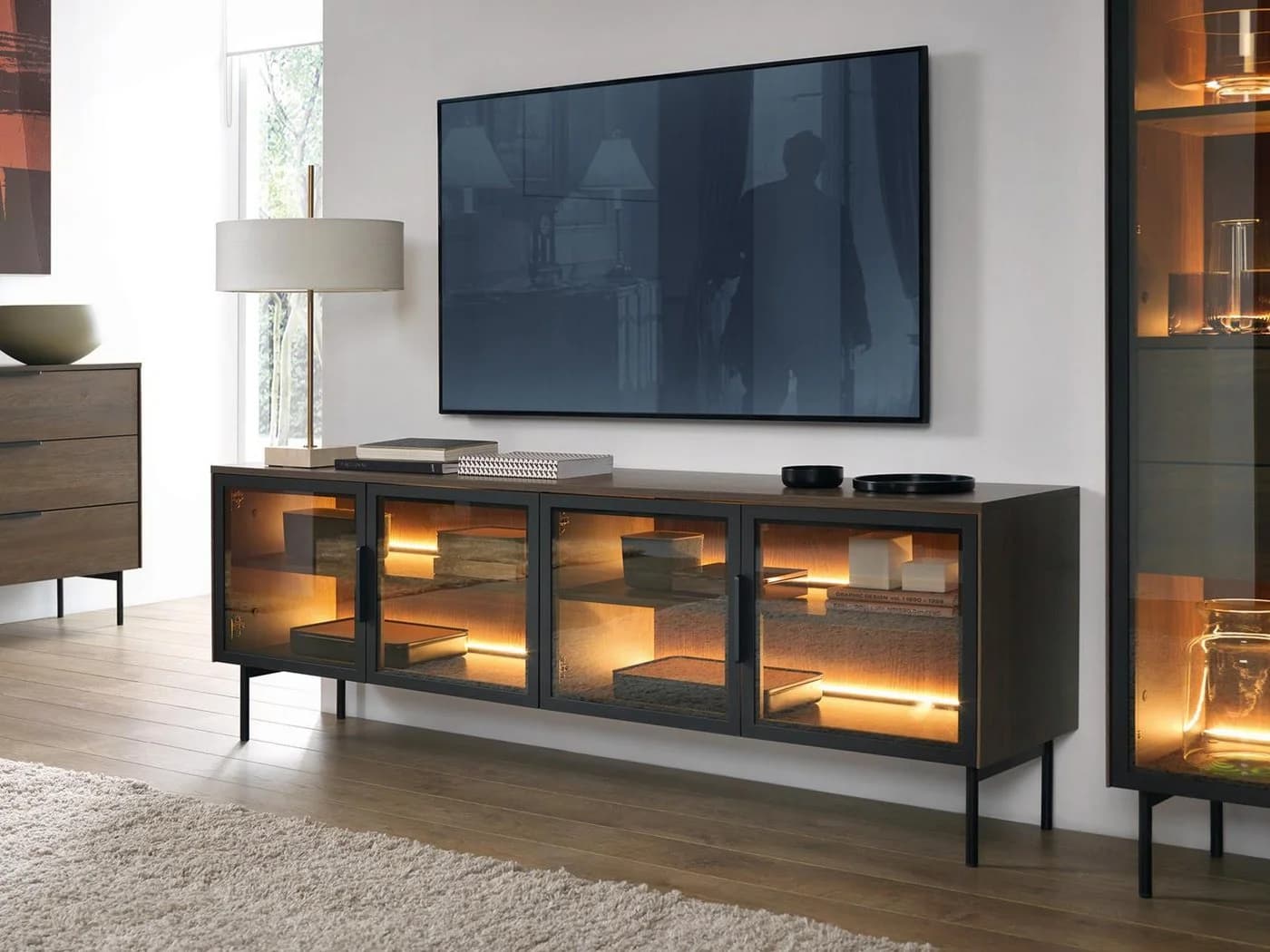 Compleo TV-Schrank mit 4 Türen Glasstüren Lowboard
