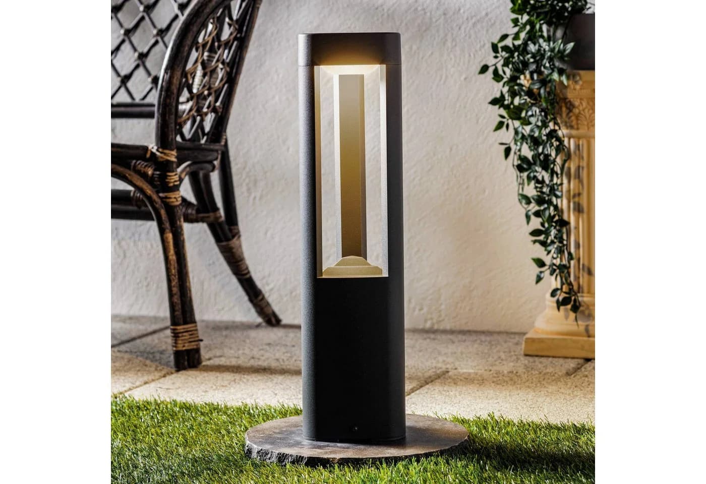 Lucande LED-Sockelleuchte Pirron 50 cm Dreieckig IP54
