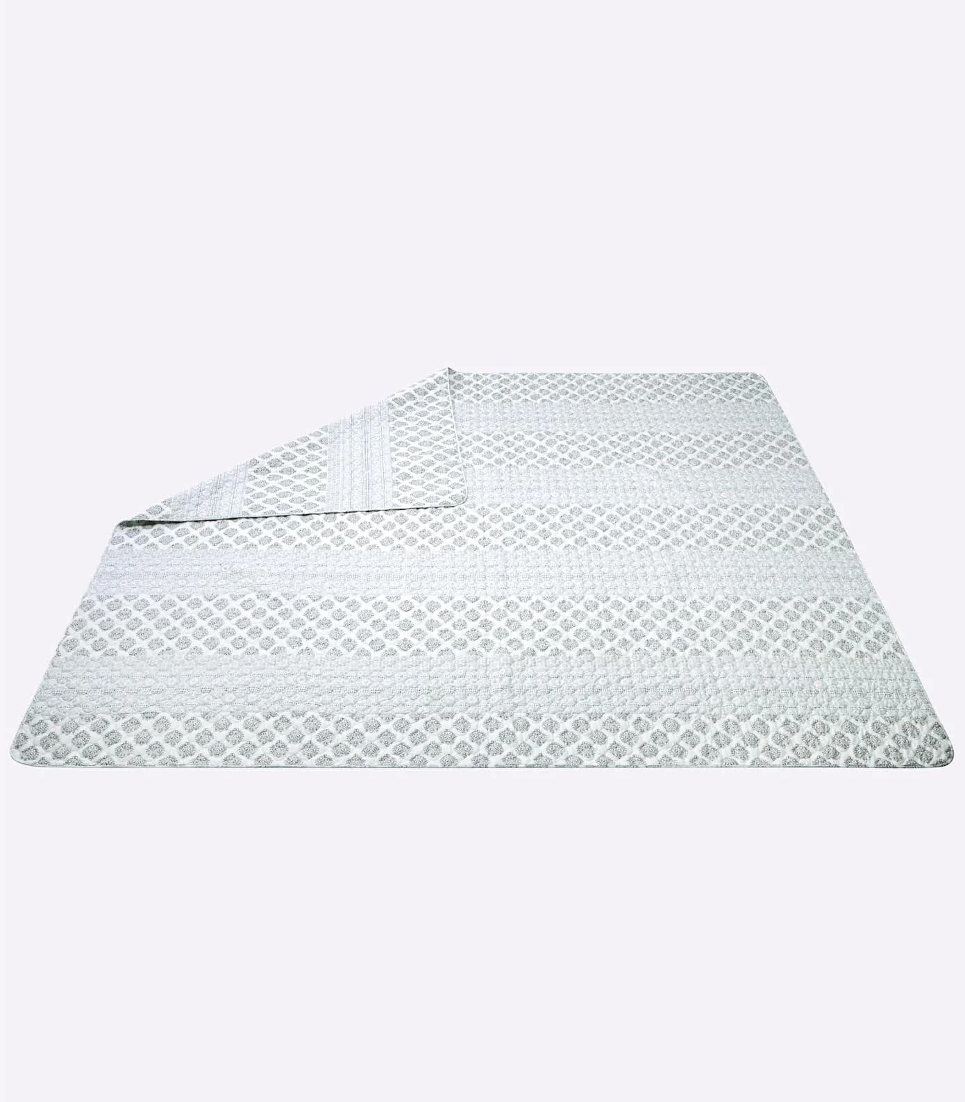 Tagesdecke Gr. 2 Weiß/Grau 240x250 cm Microfaser