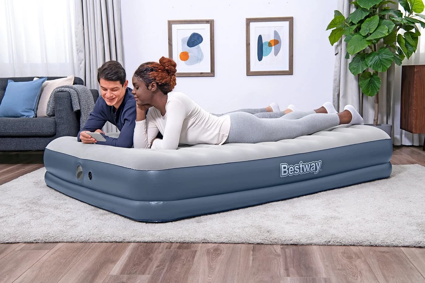 Bestway Luftbett TriTech mit Akku-Pumpe