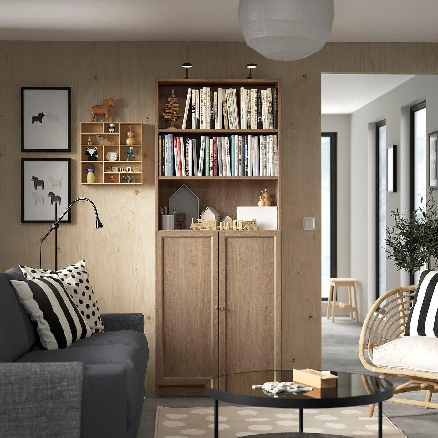 IKEA BILLY Bücherregal mit OXBERG Paneeltüren Eichenachbildung