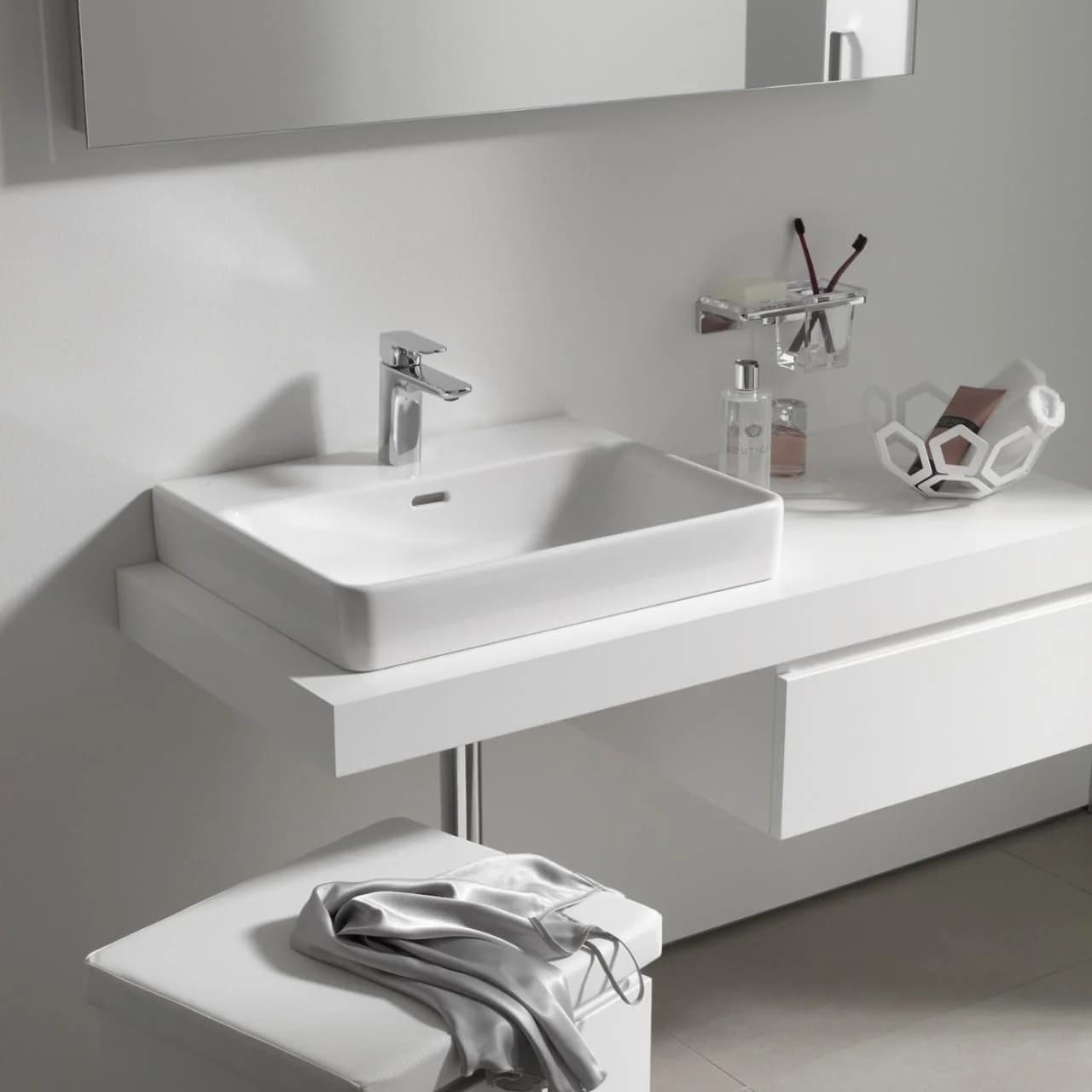 LAUFEN Pro S Aufsatz-Waschtisch 60 x 46,5 cm Wandmontage