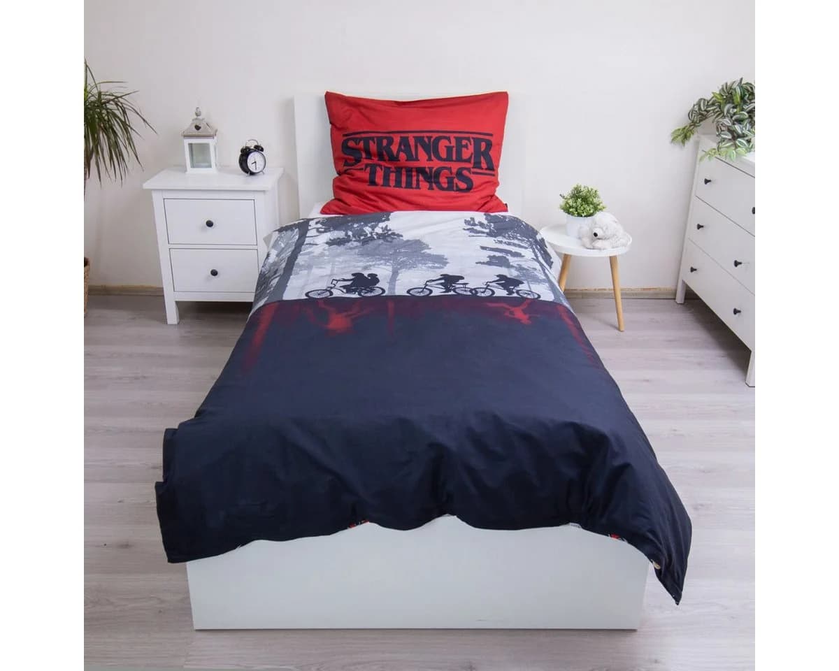 Jerry Fabrics Stranger Things Bettwäsche Schwarz 140x200 cm Baumwolle