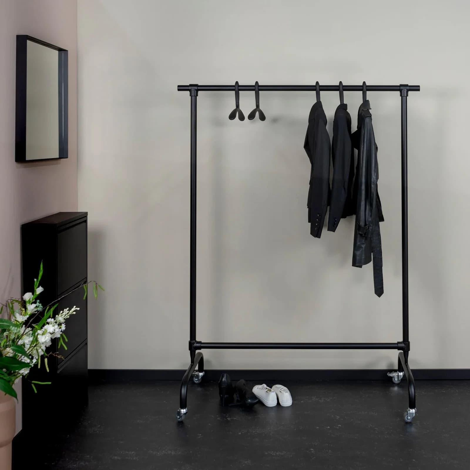 SPINDER DESIGN Kleiderstange LUUK Schwarz Stahl Rollbar