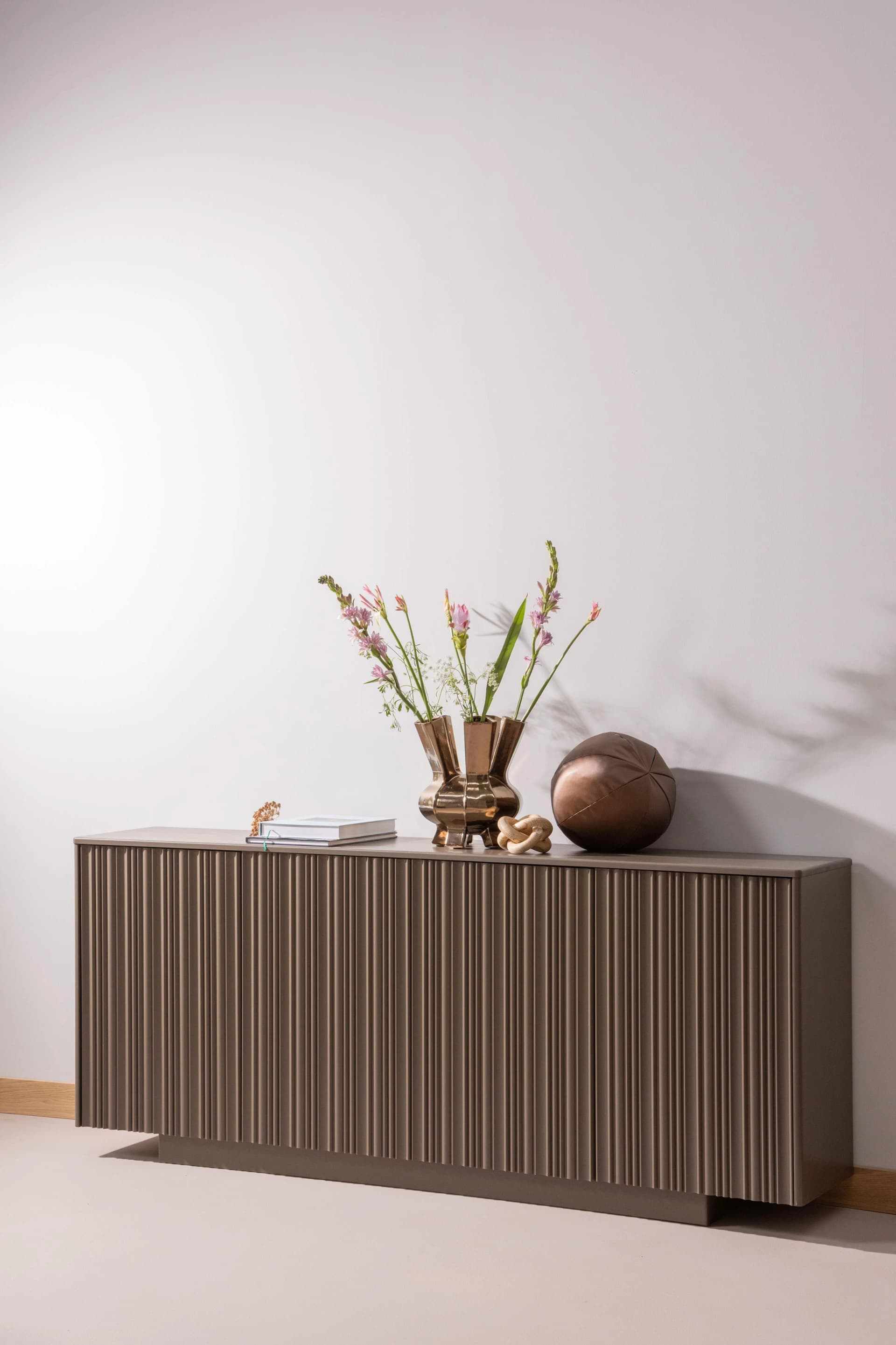 WOOOD Sideboard Nova Massivkiefer trüffelbraun mit Dämpfung