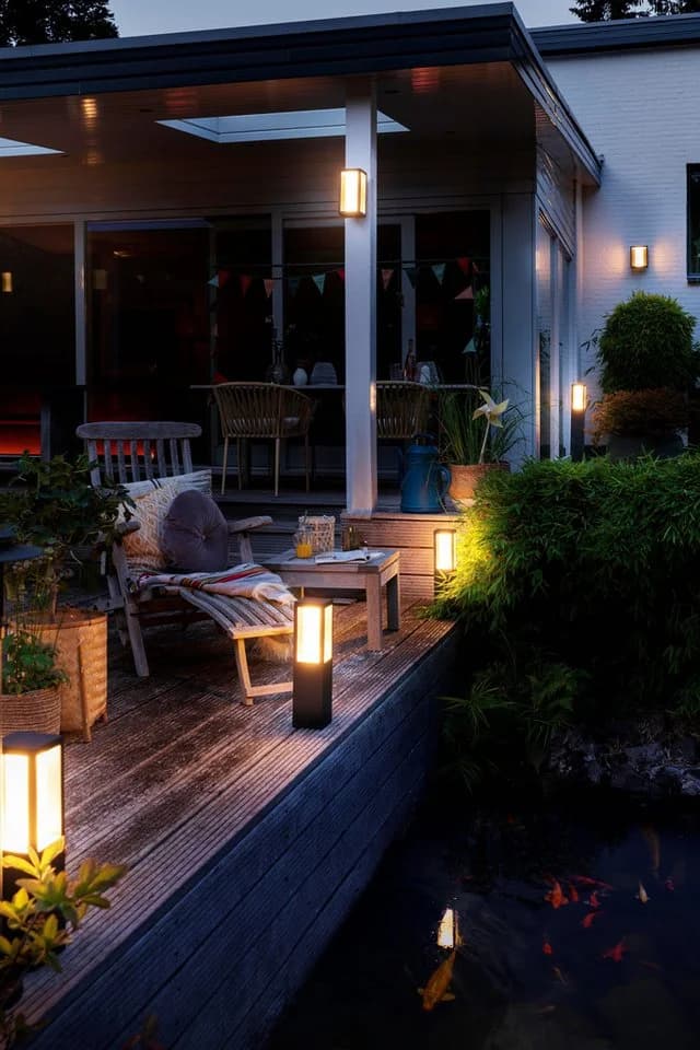 Philips Hue Impress Sockelleuchte Schwarz RGBW