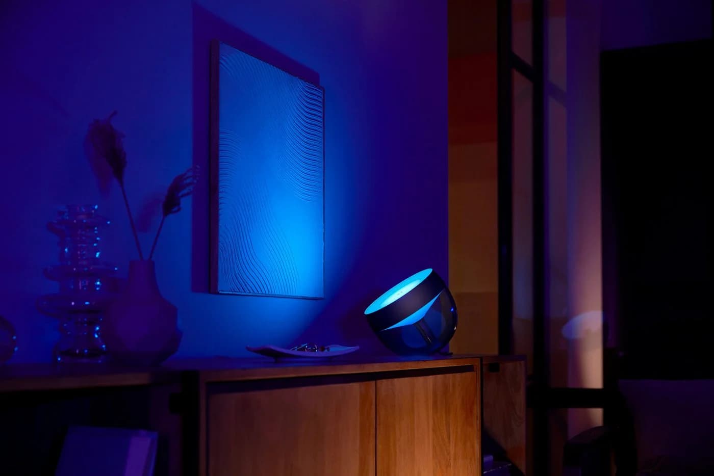 Philips Hue Iris LED Tischleuchte Schwarz Smart Home