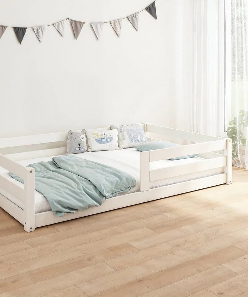 Ehrenkind Bodenbett Sona Weiß Massivholz Rausfallschutz