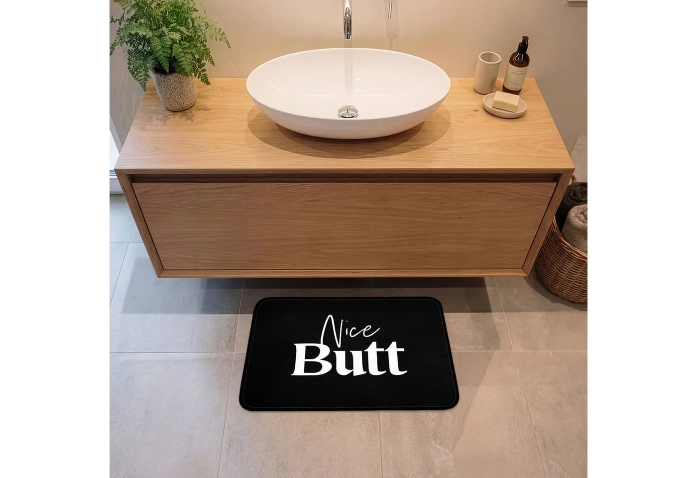 OnlyWow Badematte Zitat "Nice butt" Schwarz Rutschfest