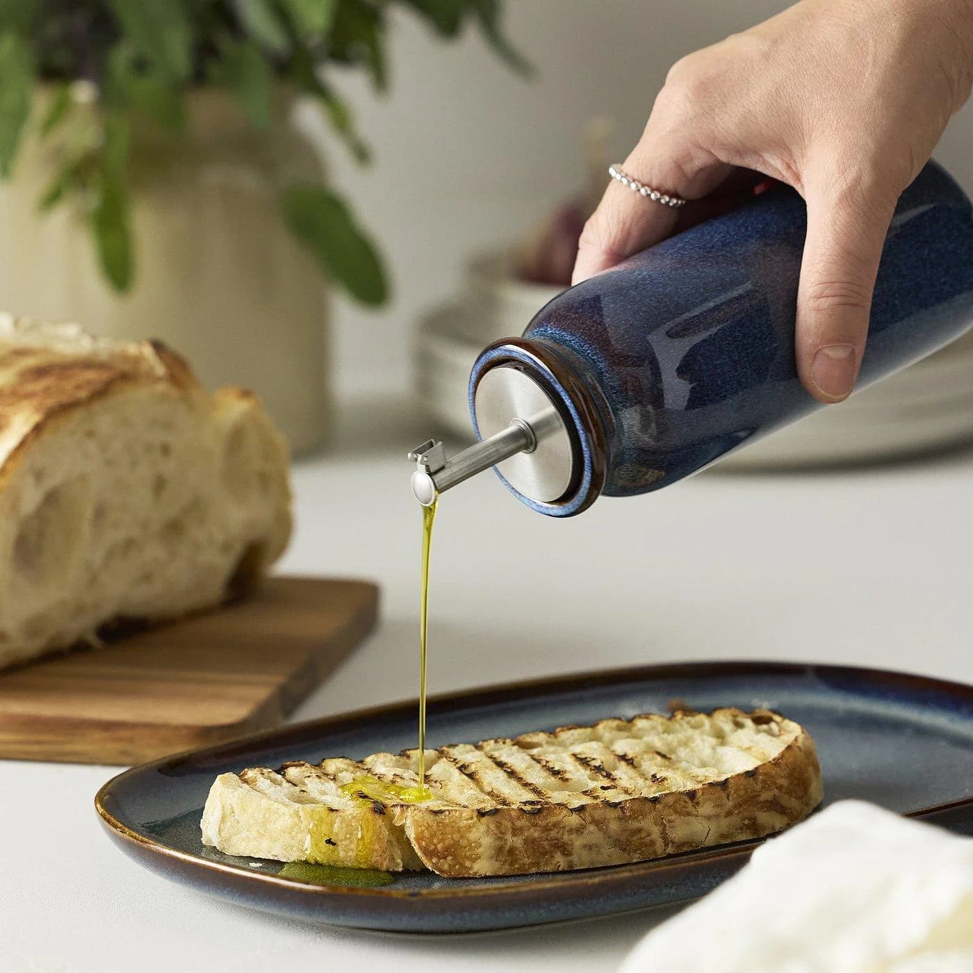 IKEA BRUGDHAJ Öl-/Essigflasche Blau Steinzeug