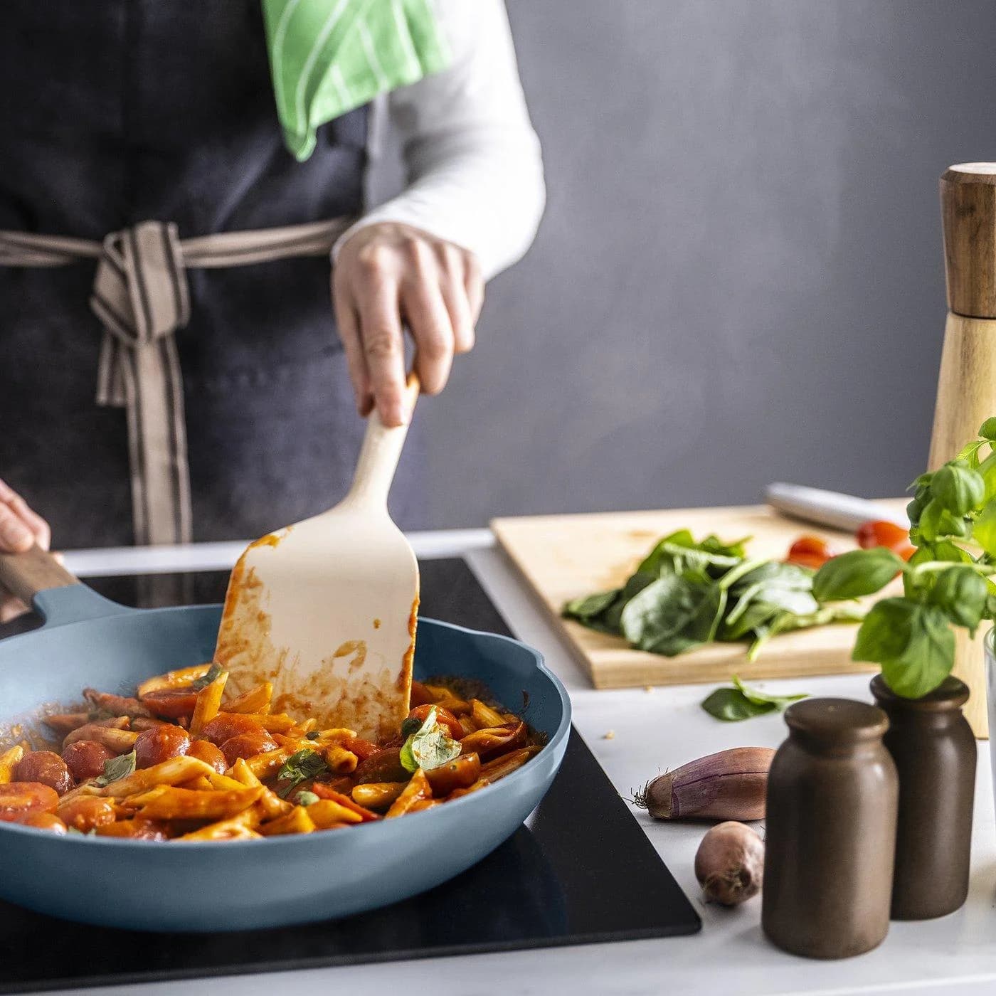 IKEA KLIPPFISK Bratpfanne Aluminiumguss Holzgriffe Grau-Blau