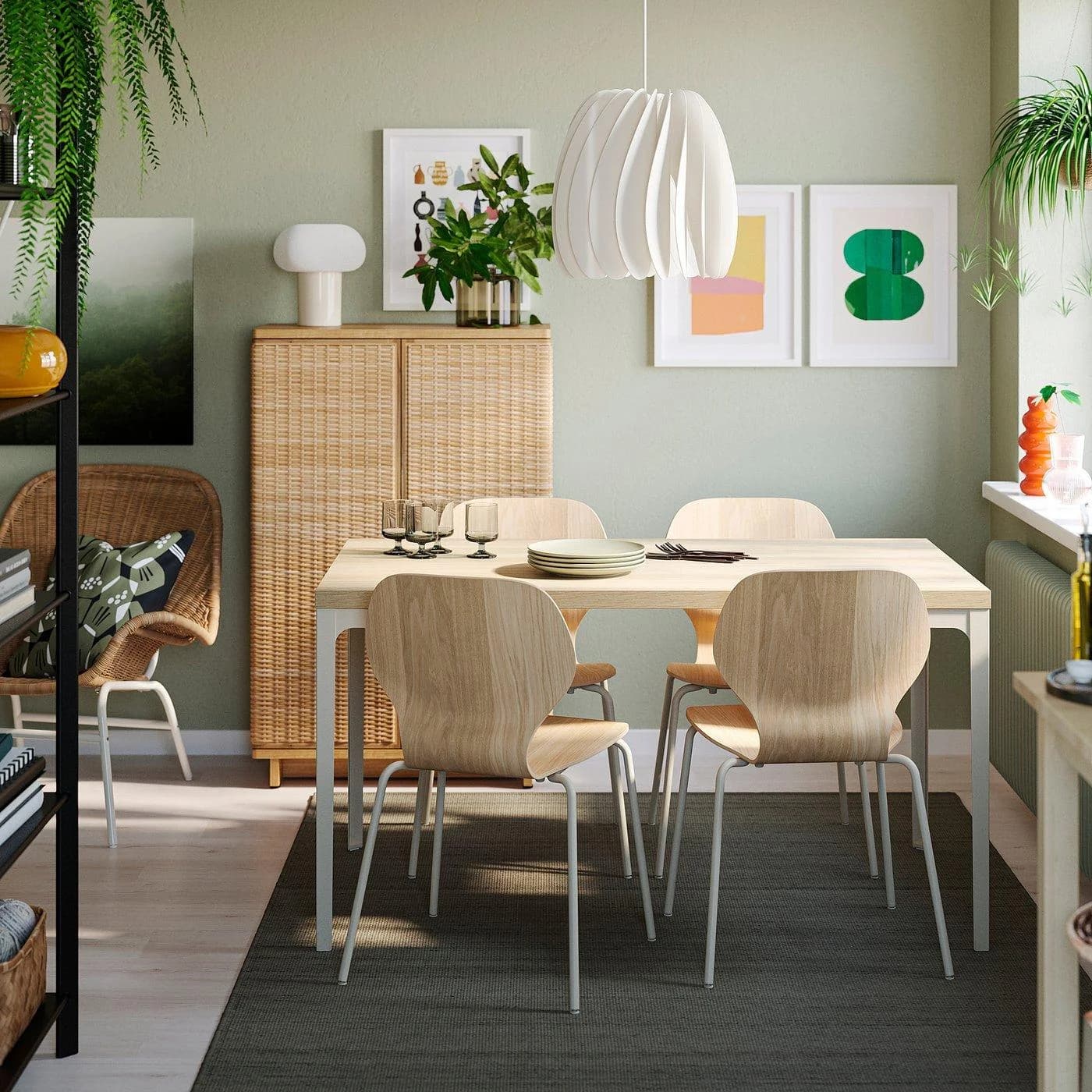 IKEA SKÅLSTA Esstisch mit 4 Stühlen Eichenoptik Grau