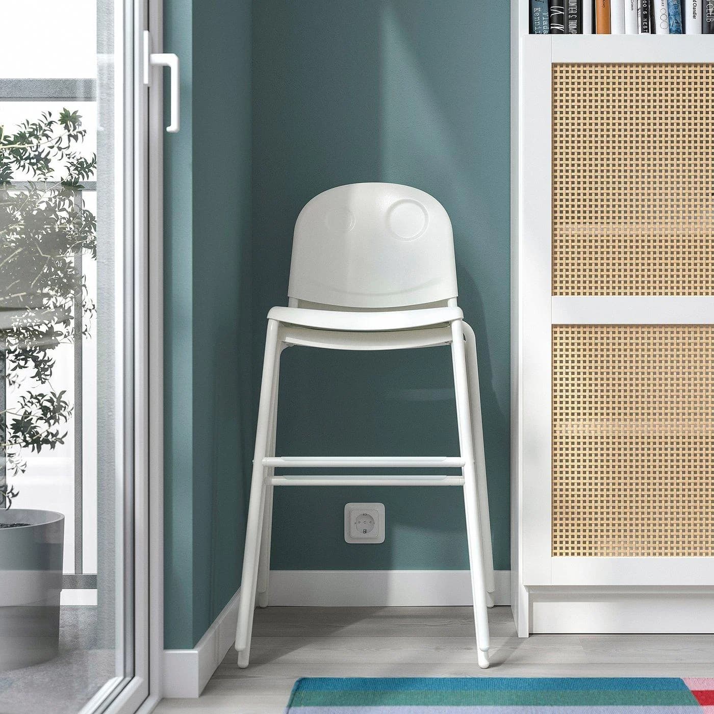 IKEA VILDGÅS Kinderstuhl Weiß Juniorstuhl mit Fußstütze
