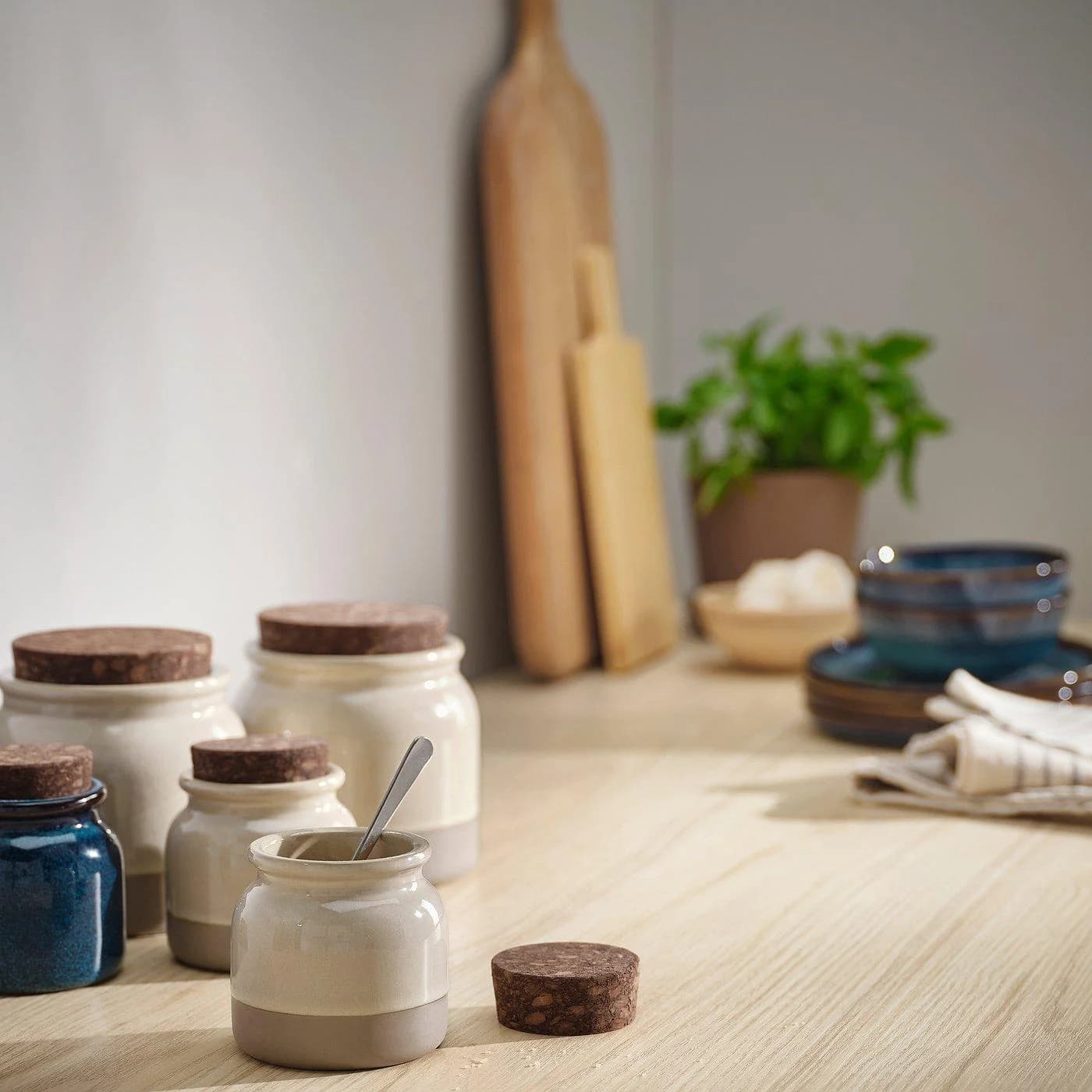 IKEA BRUGDHAJ Dose mit Deckel Beige Rustikales Steinzeug