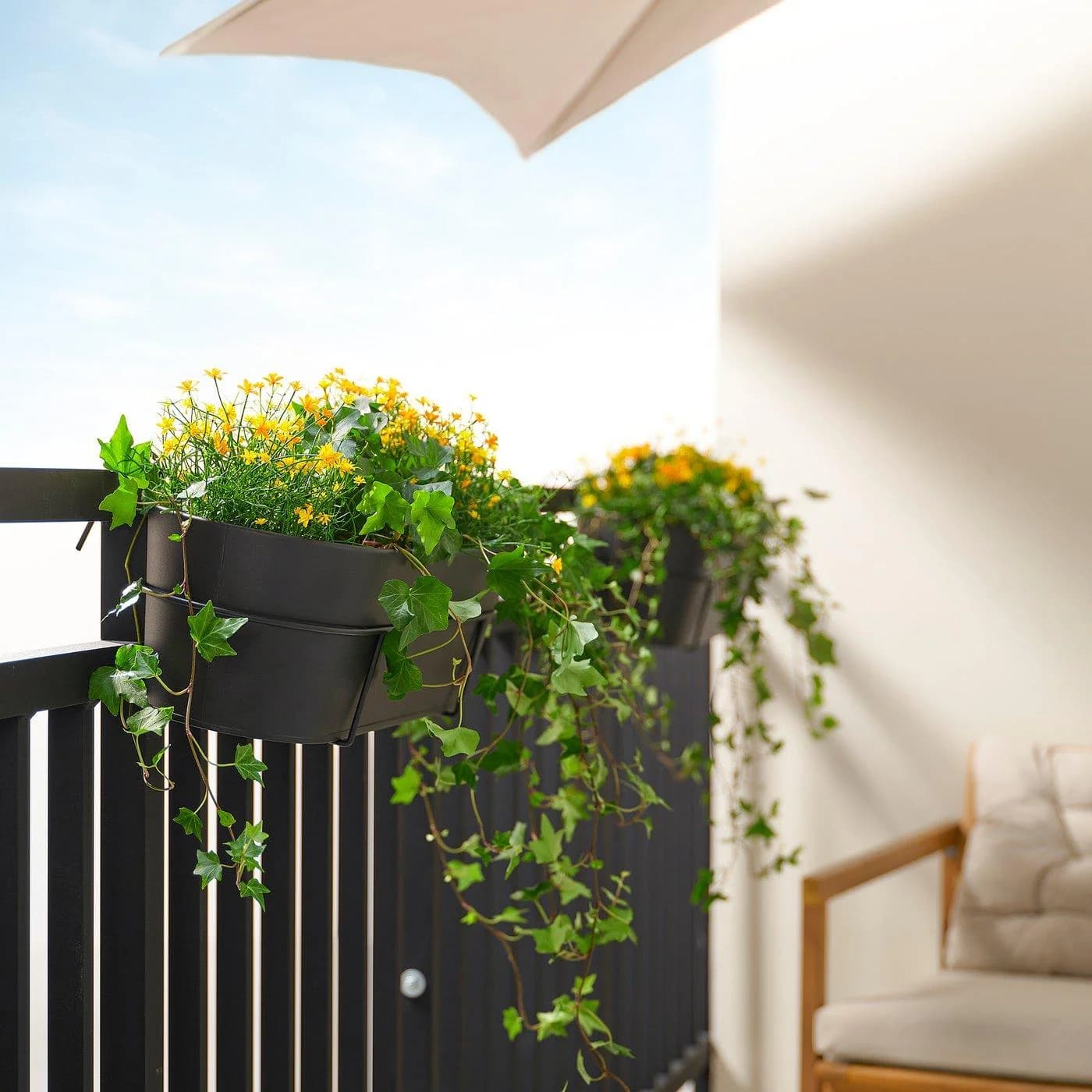 IKEA VITLÖK Blumenkasten mit Halter Dunkelgrau