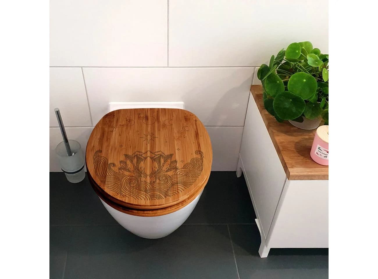 banjado WC-Sitz Bambus mit Gravur Lotus und Mondphasen