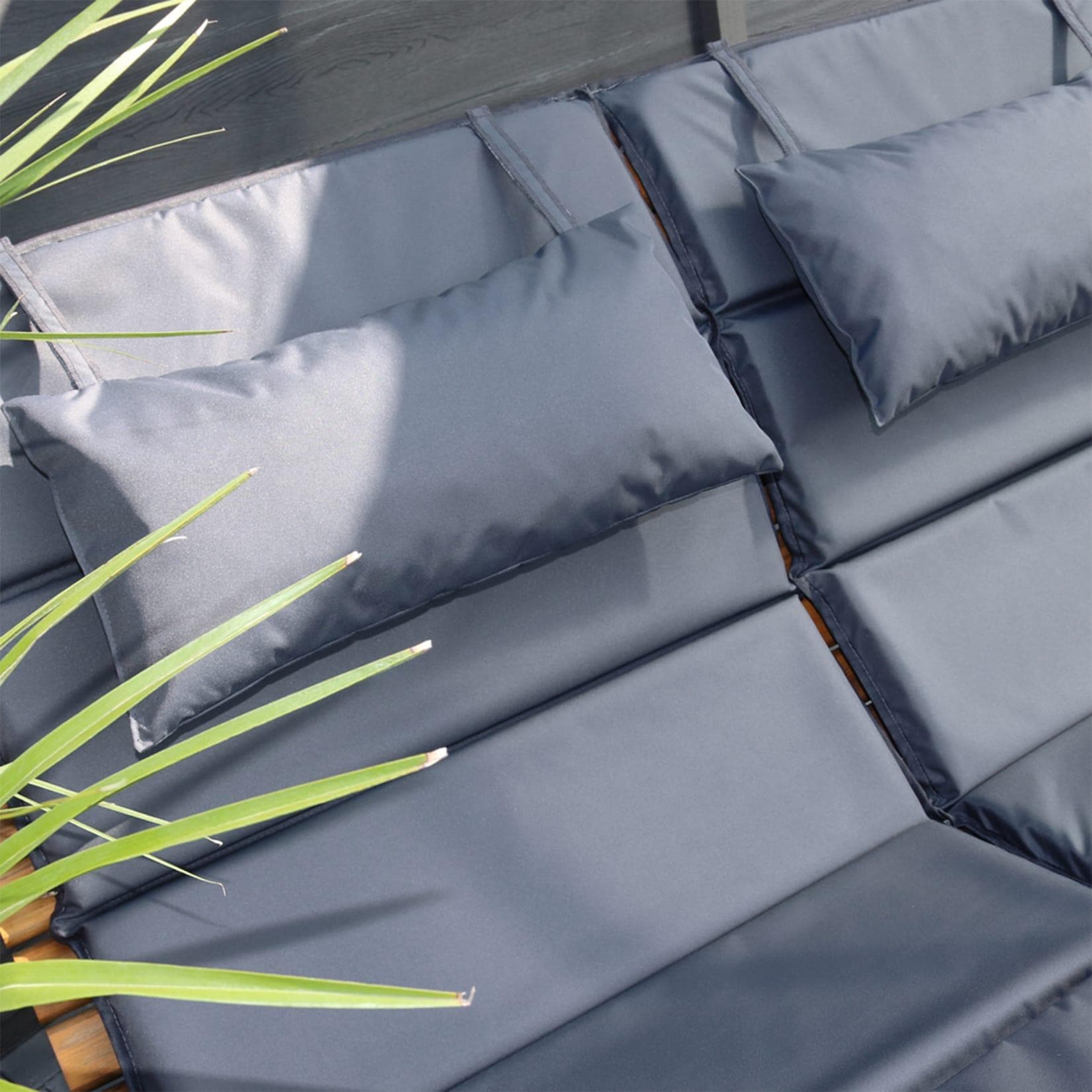 HOME DELUXE Auflagekissen TAIGA Grau - Wasserabweisend mit Kopfkissen